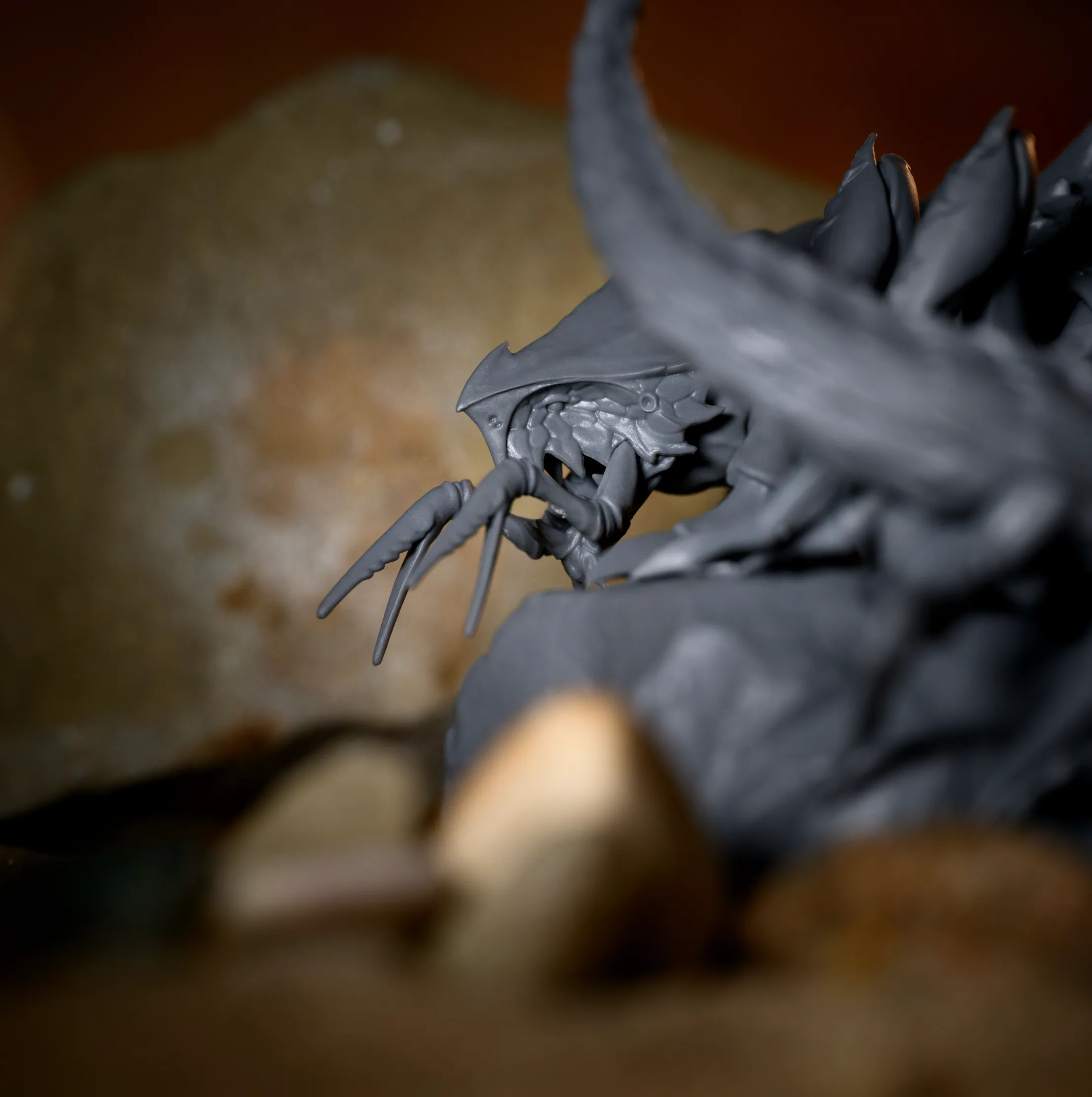 Gargantuan Chasmfiend Premium Miniature Dragonsteel Books